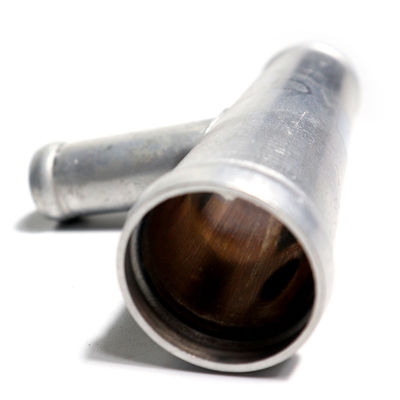 Onderdelen voor bussen Metalen loodgietersleidingen Driewegpijp voor King Long Bus OE NO. 8111-01674